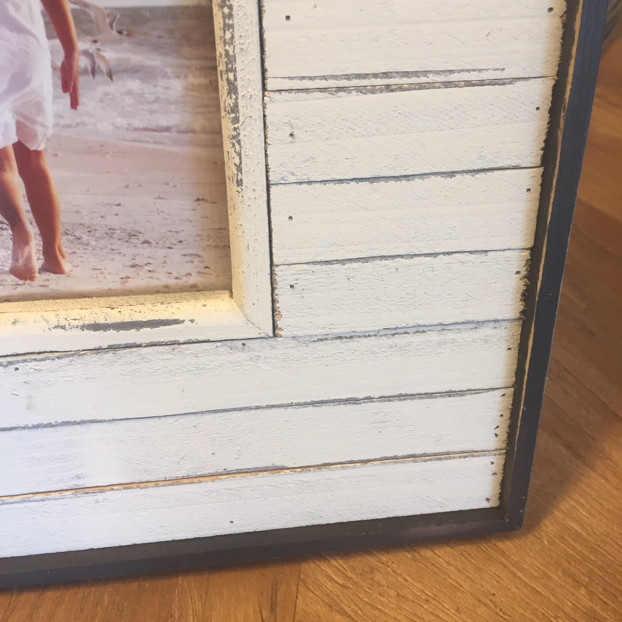 White Washed Photo Frame with Black Edging 6x4